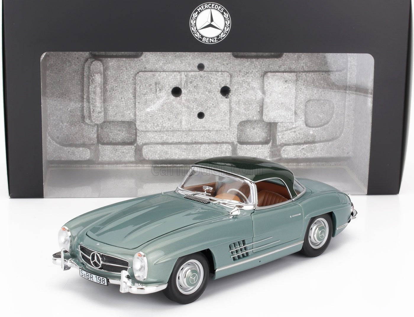 đ RendelĂ©sre â Mercedes-Benz 300SL Roadster Spider (W198 II) 1957 â VilĂĄgoszöld â 1:18 Norev