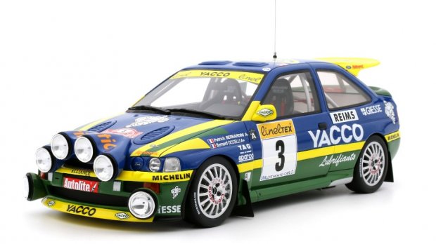 đ RendelĂ©sre Ă©rkezik â Ford Escort RS Cosworth Team Alliance Yacco (Night Version) #3 â Rally Monte Carlo 1996 GyĆztes â P. Bernardini & B. Occelli â KĂ©k/SĂĄrga â 1:18 Otto-mobile