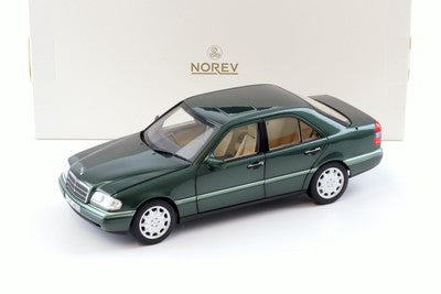 đ RendelĂ©sre Ă©rkezik â Mercedes-Benz C-Class C200 (W202) 1993 â Zöld â 1:18 Norev
