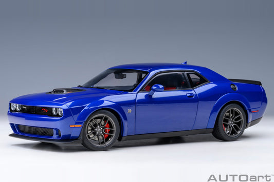 🚗 Rendelésre – Dodge Challenger R/T Scat Pack Widebody 2022 – Többszínben – 1:18 AutoArt